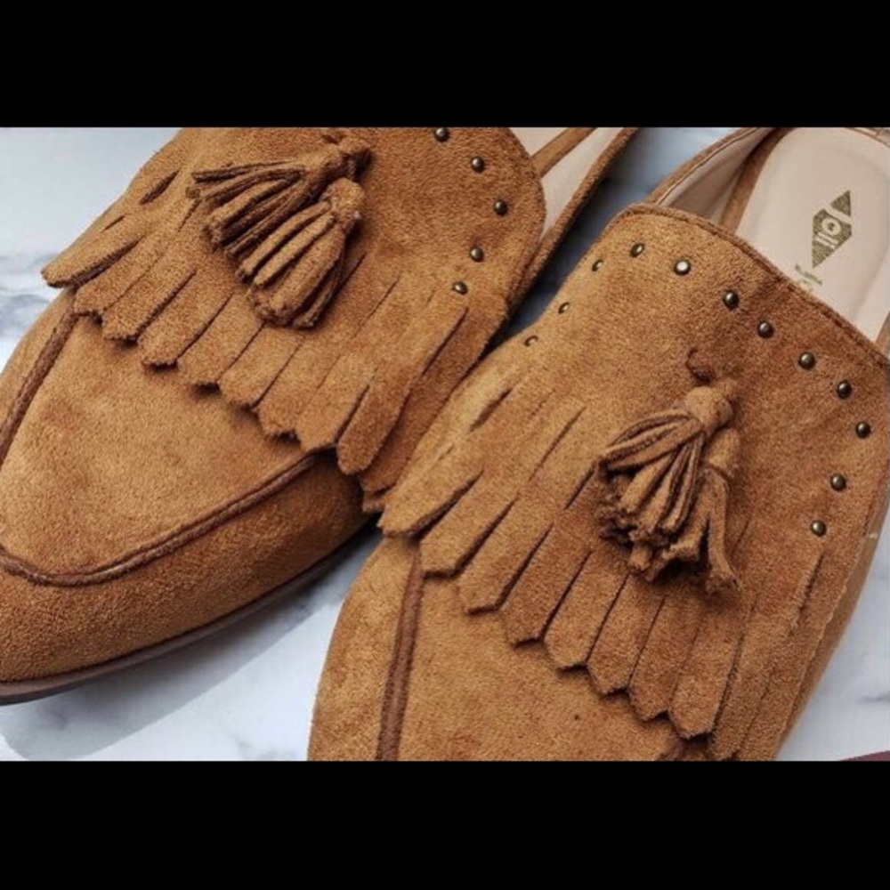 Brand new tan mules with tassels by Jolimall